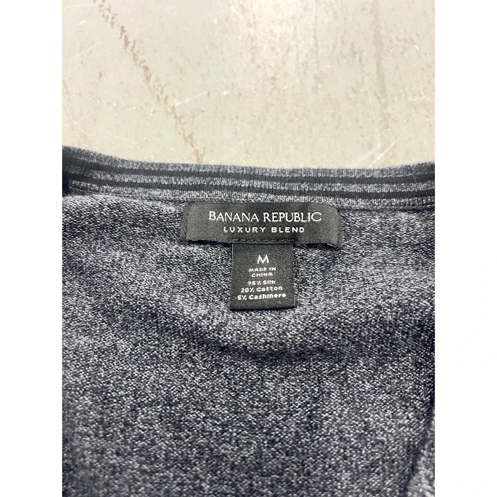 Banana Republic Sweater Men Medium Gray Slik Blend V-Neck Luxury Business Casual